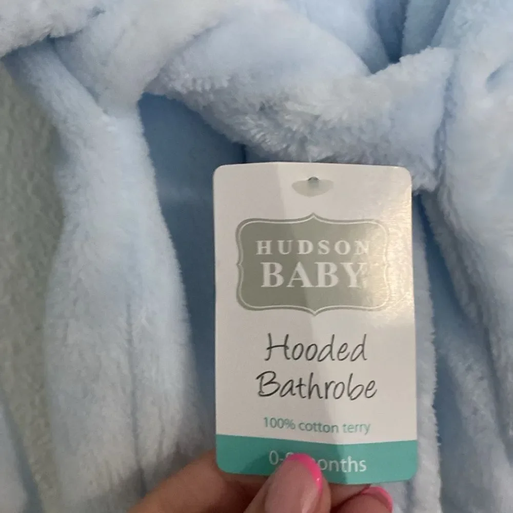 NWT- Hudson Baby- Blue elephant baby bathrobe- Size 0-9 month